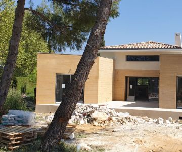 Ravalement de façade et peinture à Mougins (06250) dans les Alpes-Maritimes (06)