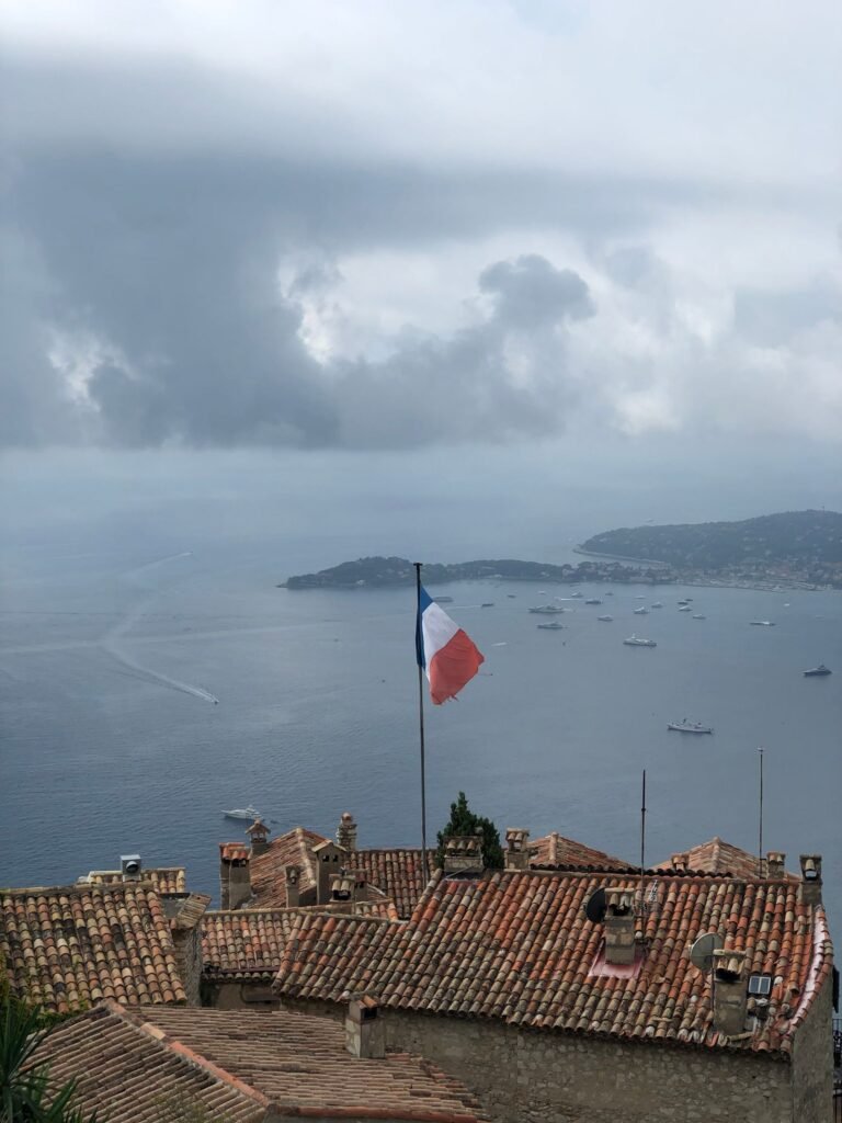 Toits en tuiles sur la Côte d'Azur